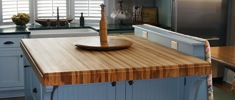 Hardwood has a starring role in today’s kitchens.
