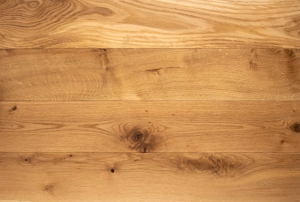 Close-up of live sawn cut highlighting the natural variation.